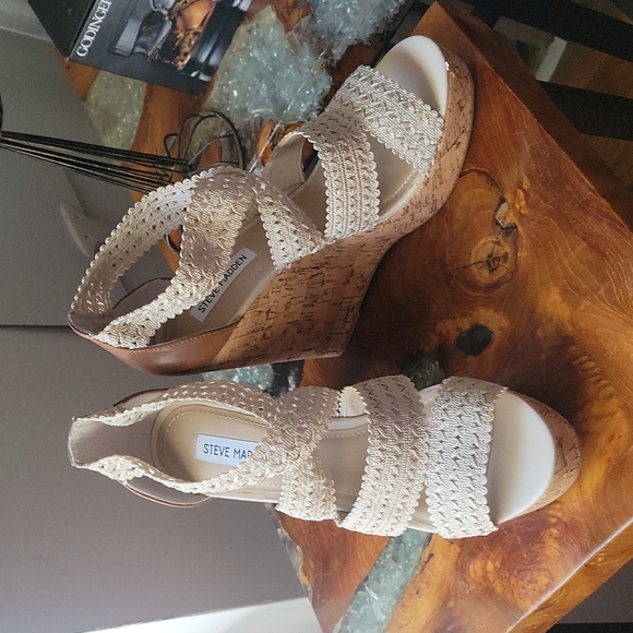 Shoes - Picture 1 of 3